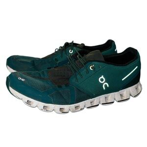 On Running Cloud 5 Sneakers in Obsidian/Evergreen